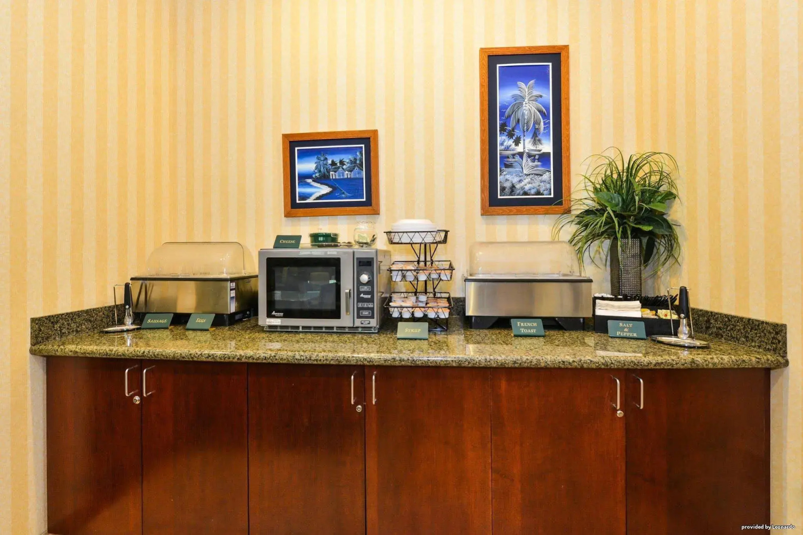 Best Western Plus Crossroads Inn & Suites
