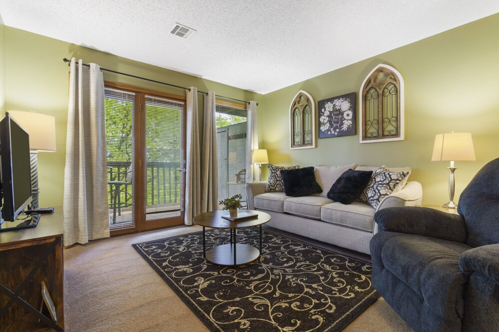 The Circle Retreat Duo