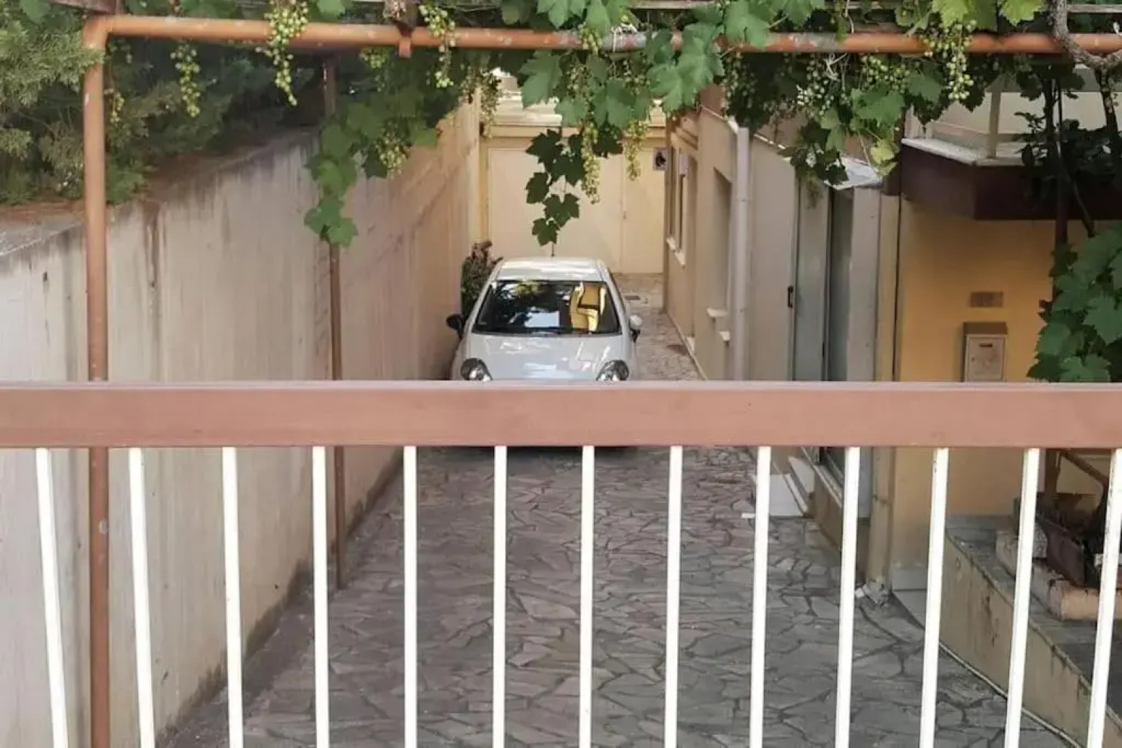 Renovated Private Studio - Metro Holargos 5' Walk