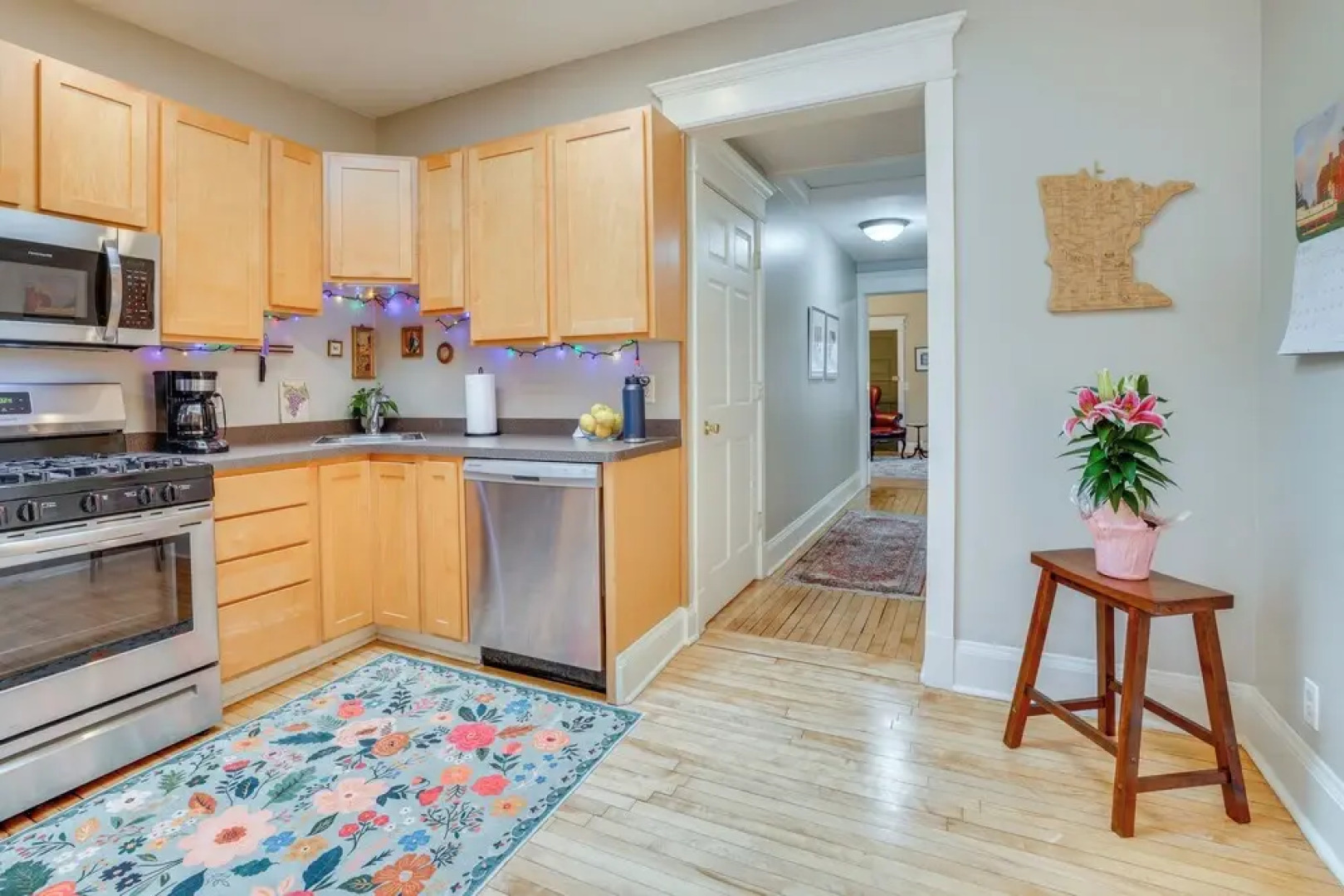 < 1 Mi to Xcel Energy Center: Walkable Hideaway!
