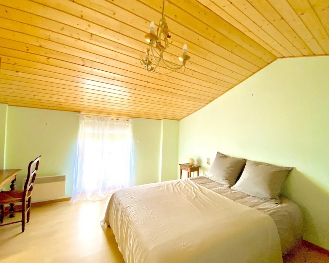 Villa With 5 Bedrooms in Saint-jean-de-sauves, With Private Pool, Enclosed Garden and Wifi