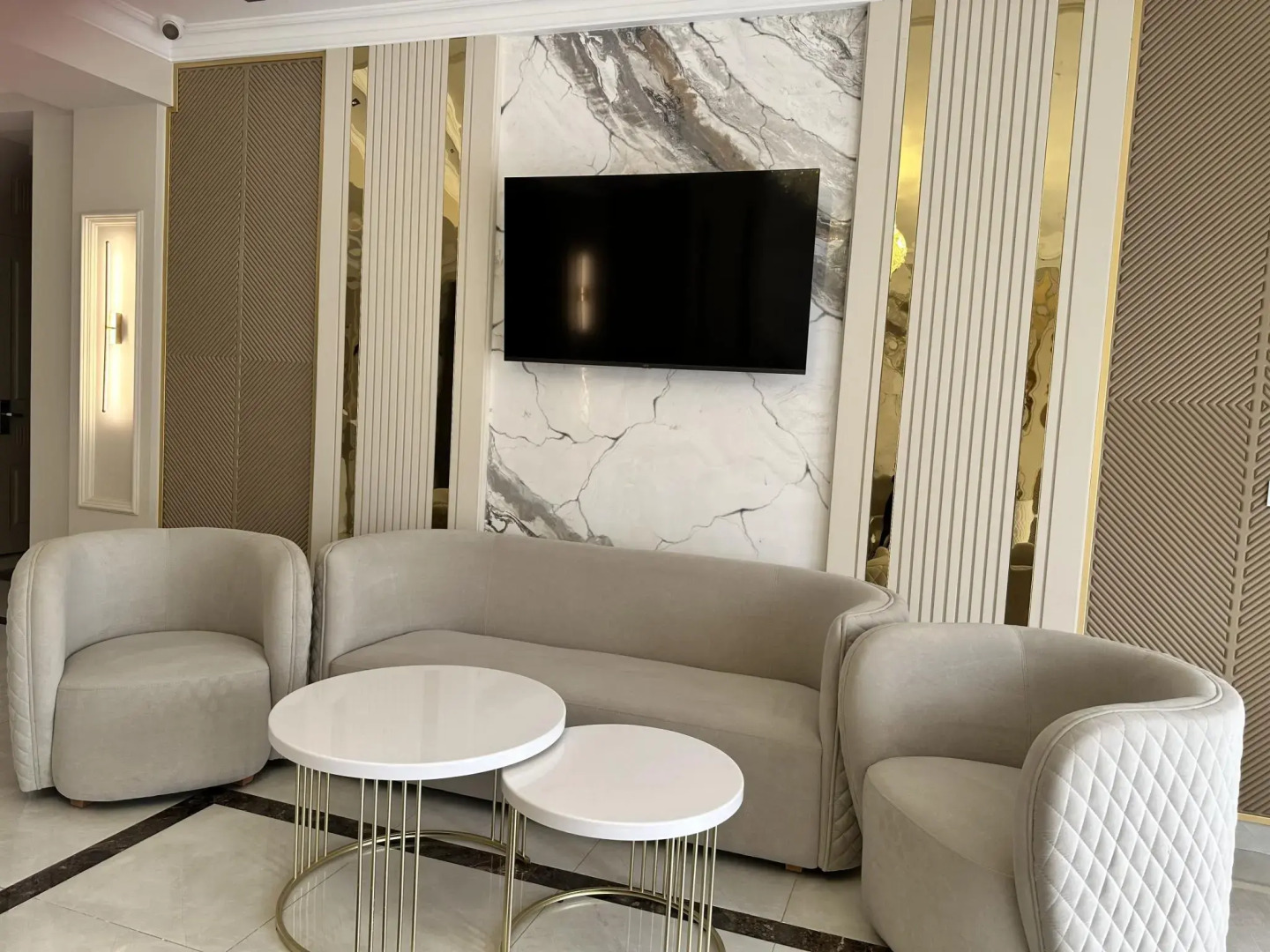 Emily Grand Palace (Эмили Гранд Палас)