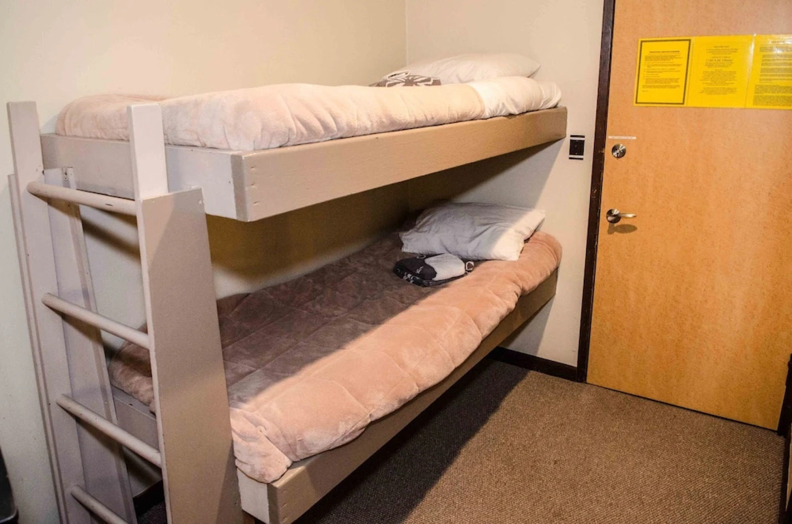 Mt. Baker Lodging Condo 33 – Inexpensive, Sleeps 6! by MBL