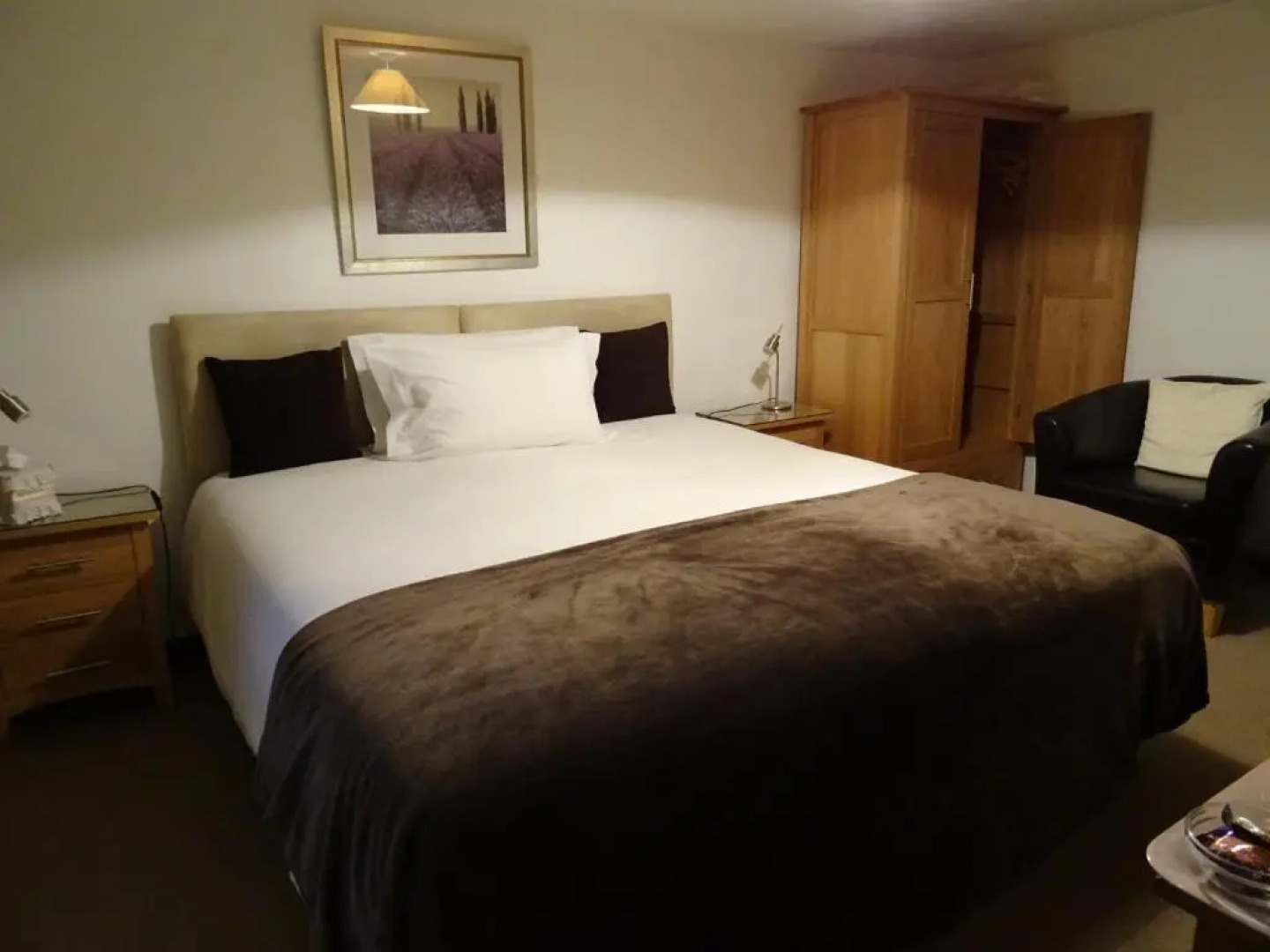 Quiet Woman House (отель для женщин)