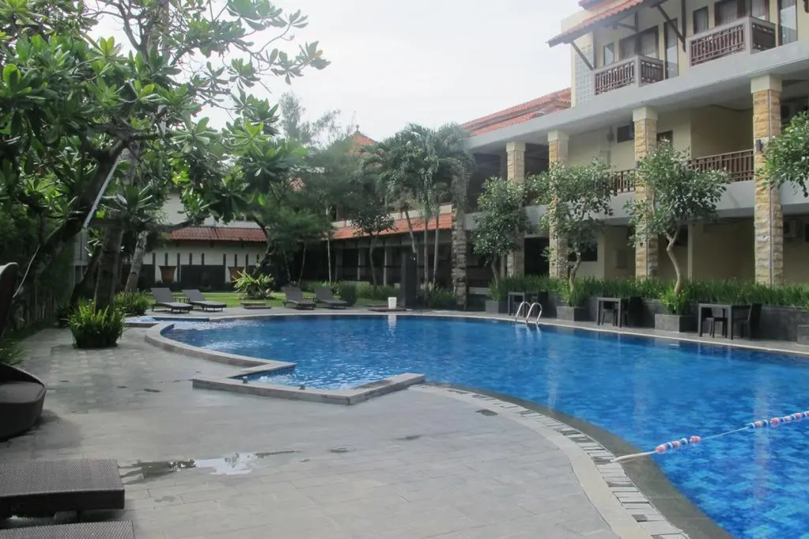 Surya Kencana Seaside Hotel