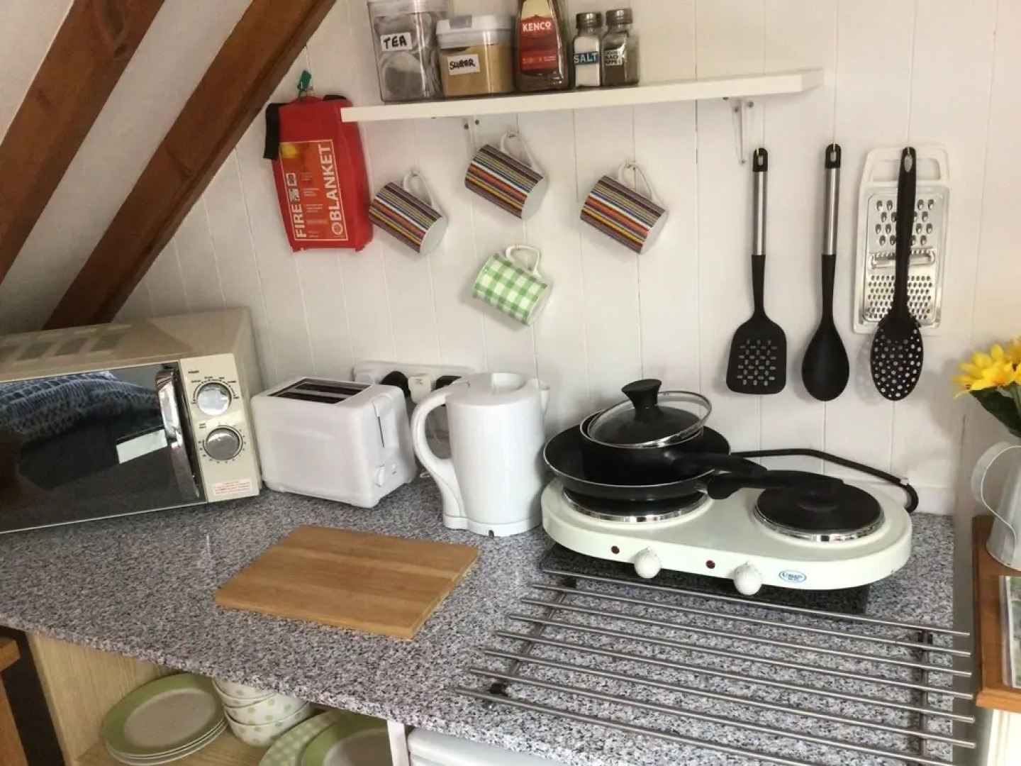 Cozy Camborne Studio Retreat With two Single Beds