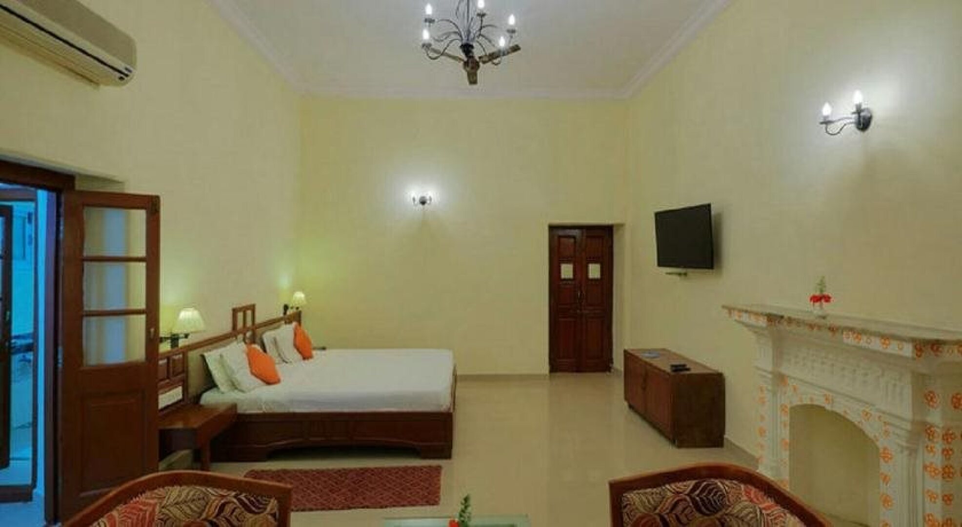 Hotel Sunrise Palace By Sky Stays