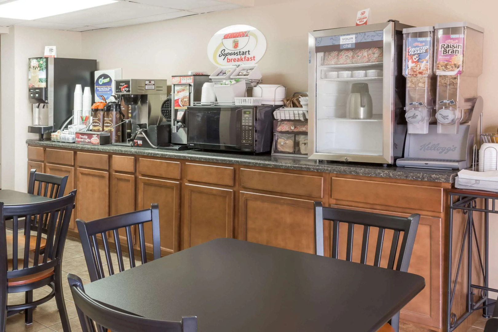 Super 8 by Wyndham Luverne