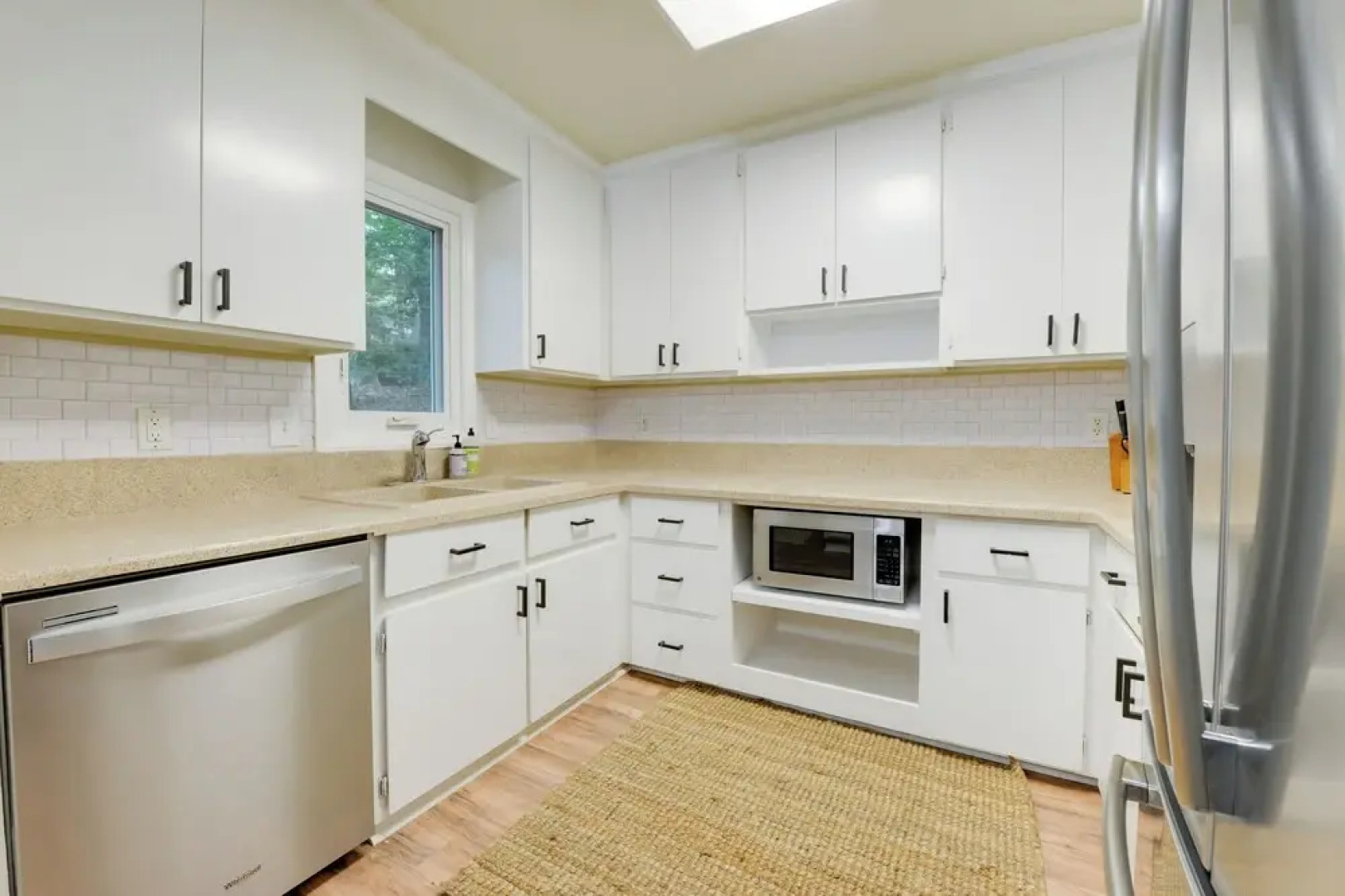 Cozy Cary Abode ~ 10 Mi to Downtown Raleigh!