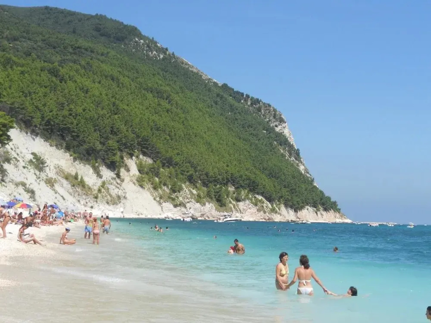 Apartment With 2 Bedrooms in Montelabbate, With Wonderful sea View, Pool Access, Enclosed Garden - 13 km From the Beach