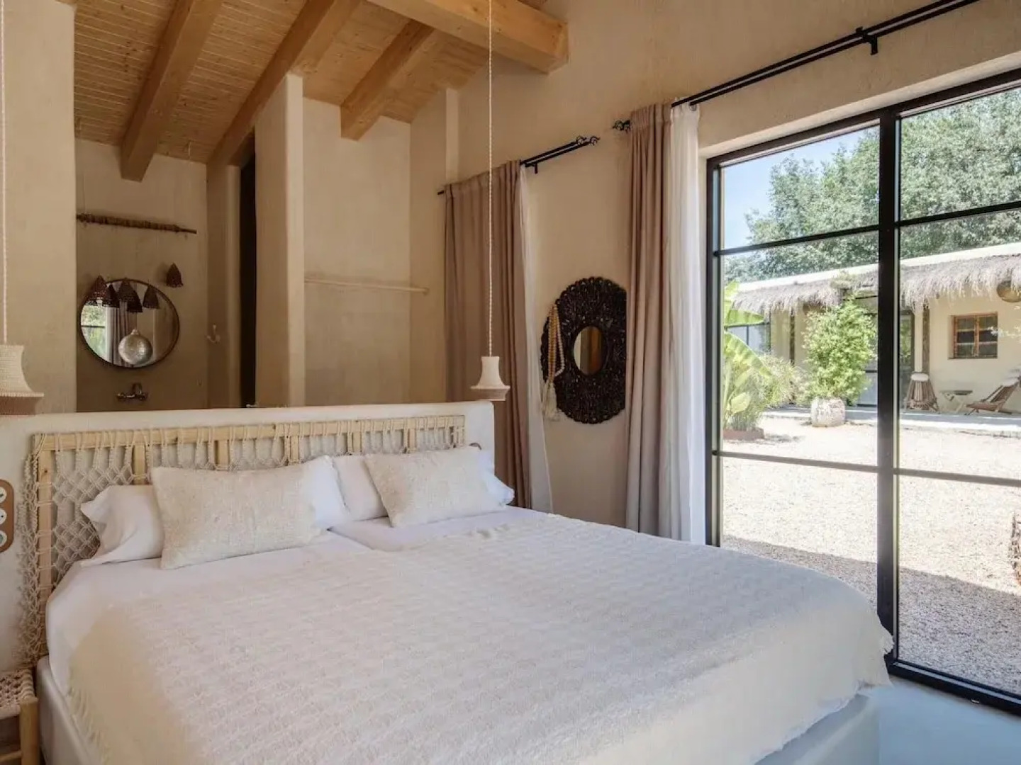 Lavish Villa With Private Pool