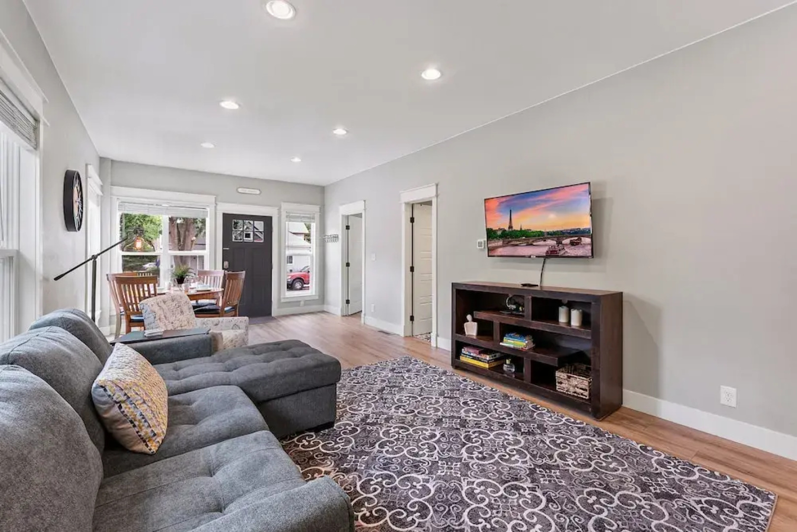 Cozy Chic Home In Downtown Loveland!