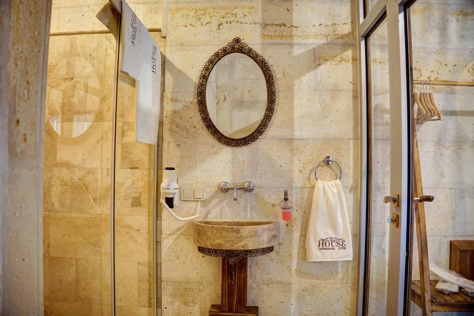 House 1938 Special Cave Hotel