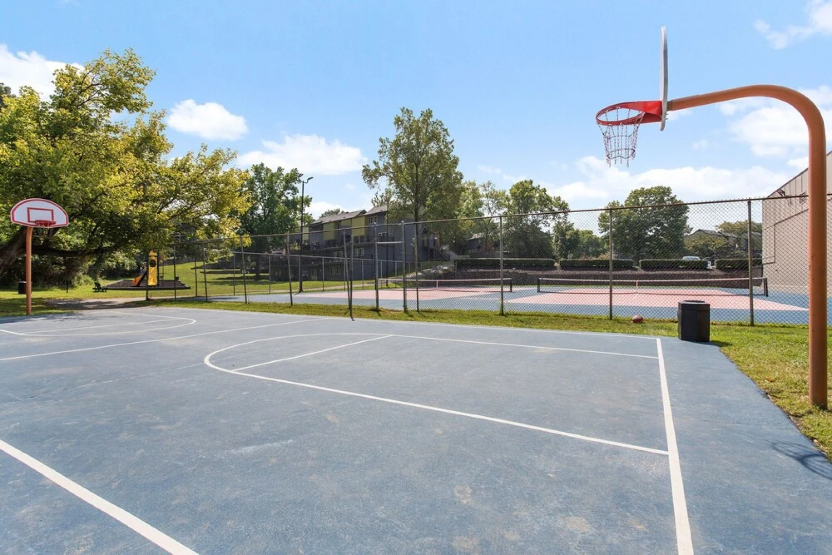 Relaxing St. Louis Getaway + Resort Amenities