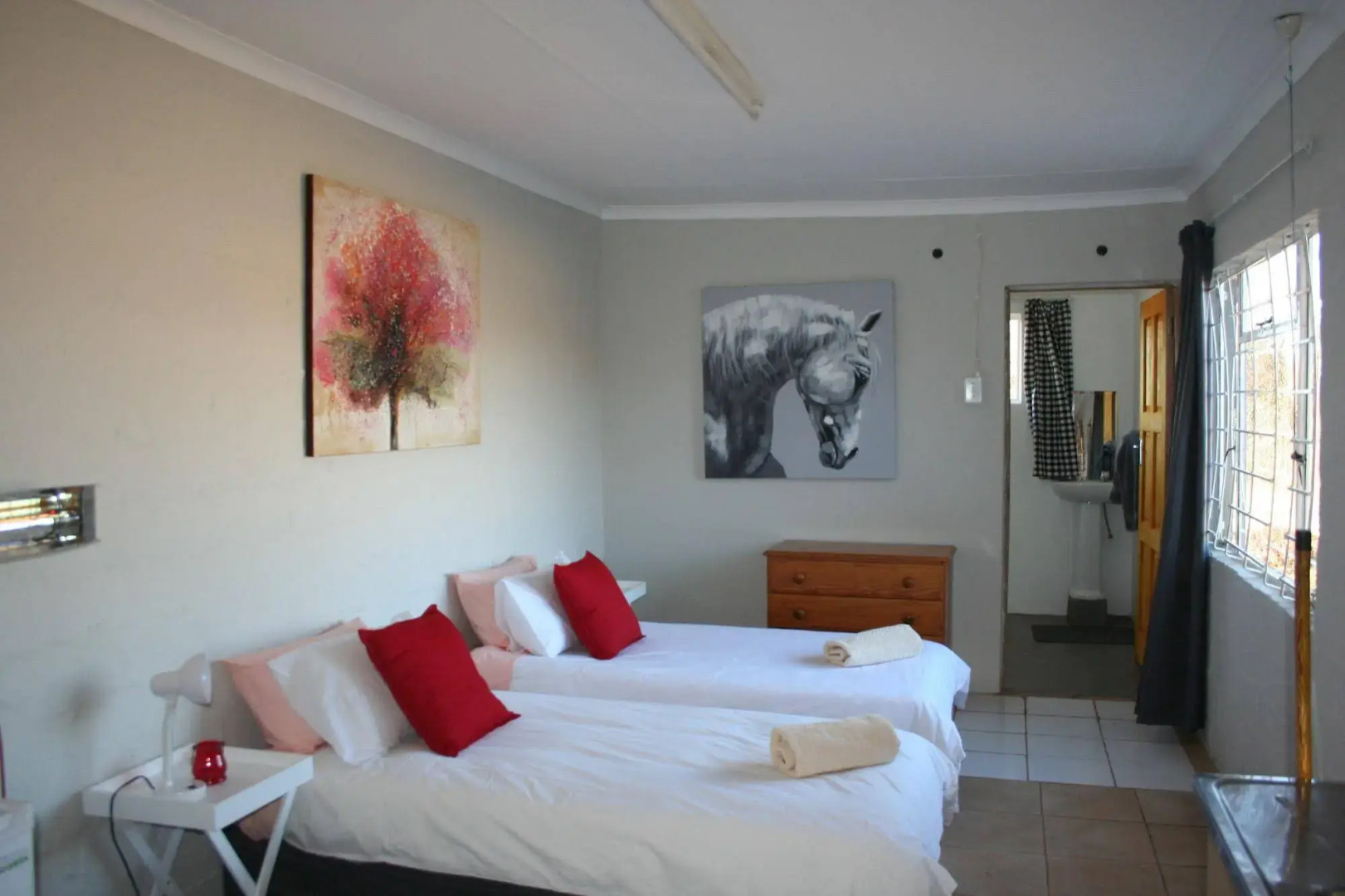 High Side Tavern and Planters Lodge