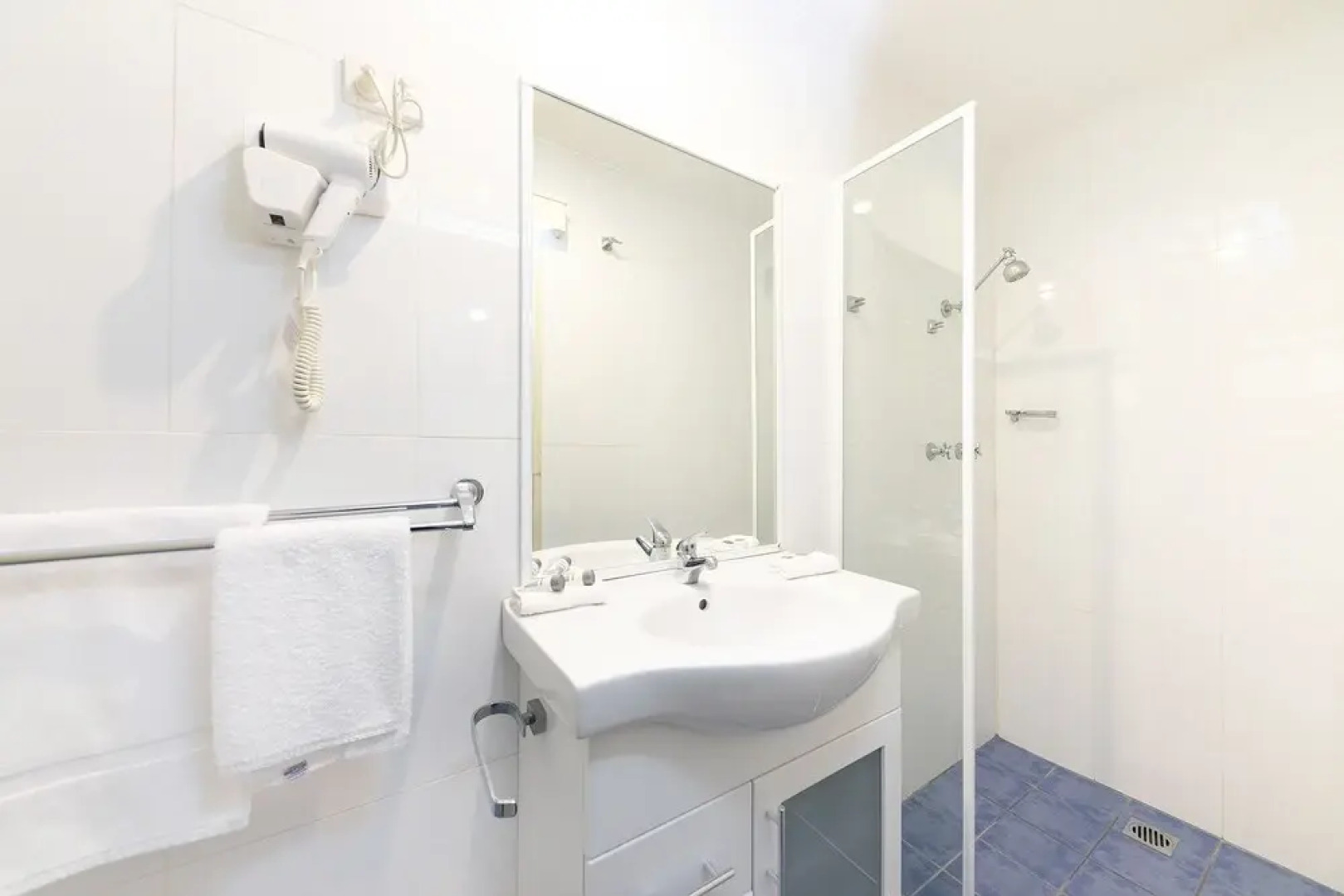 Seashells Beachfront Resort