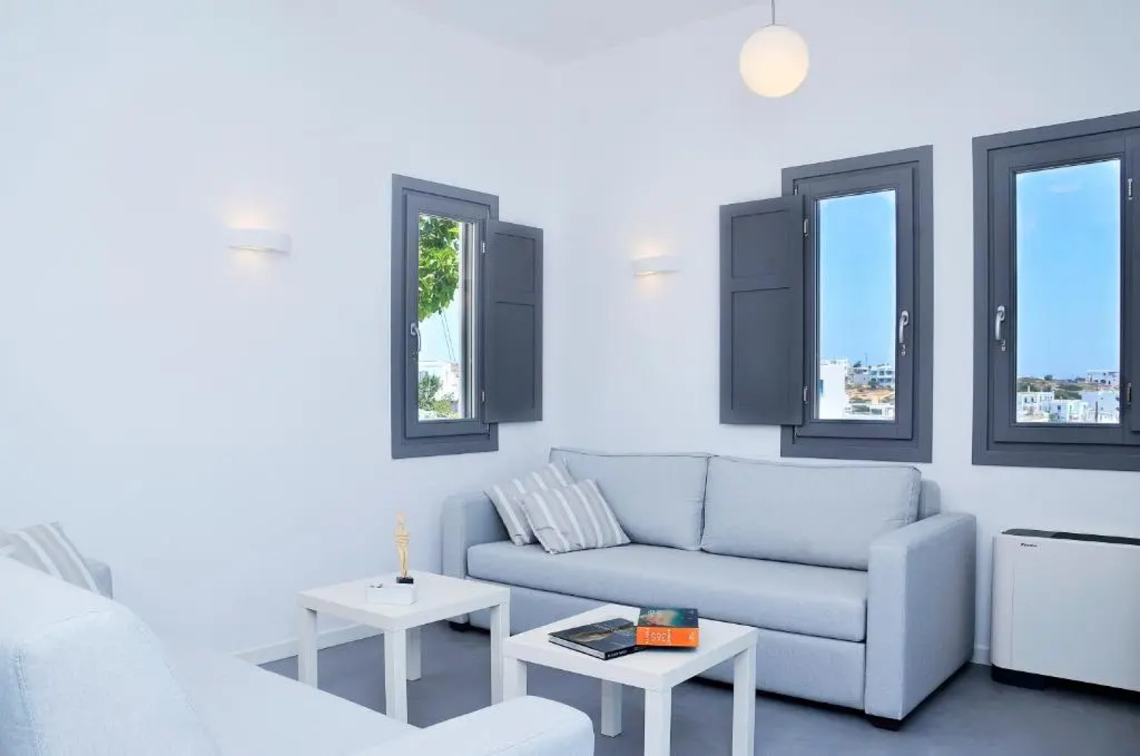 Ionathan Koufonisia Suites