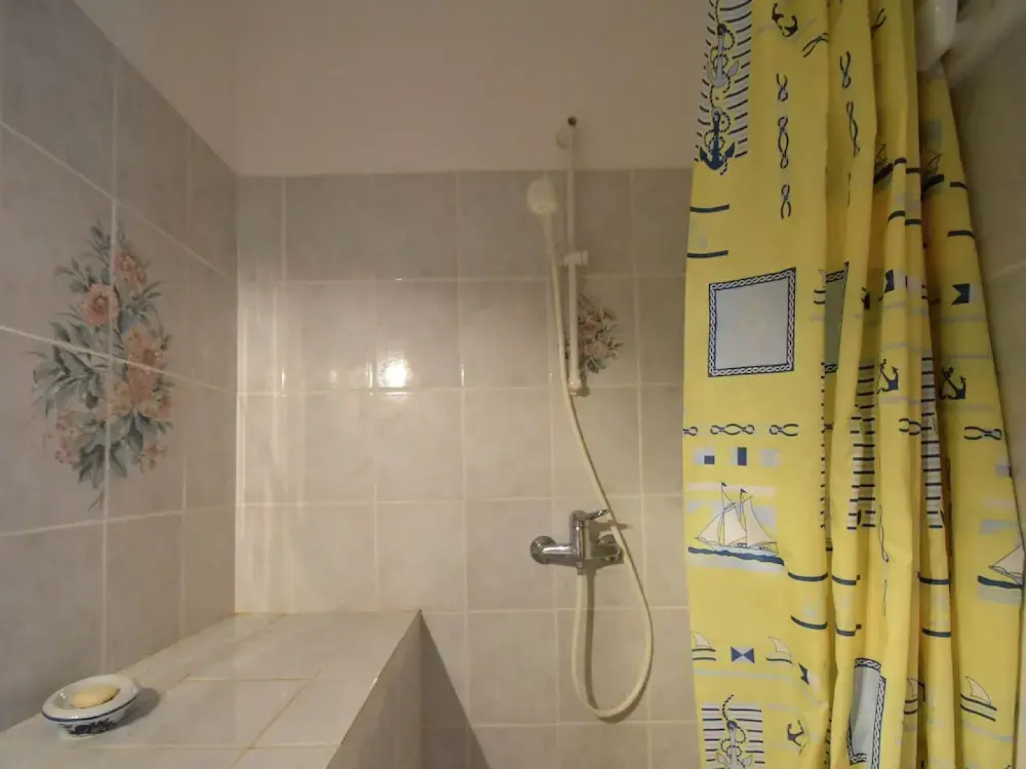 Magnificent Castle in Viols-le-fort With Swimming Pool