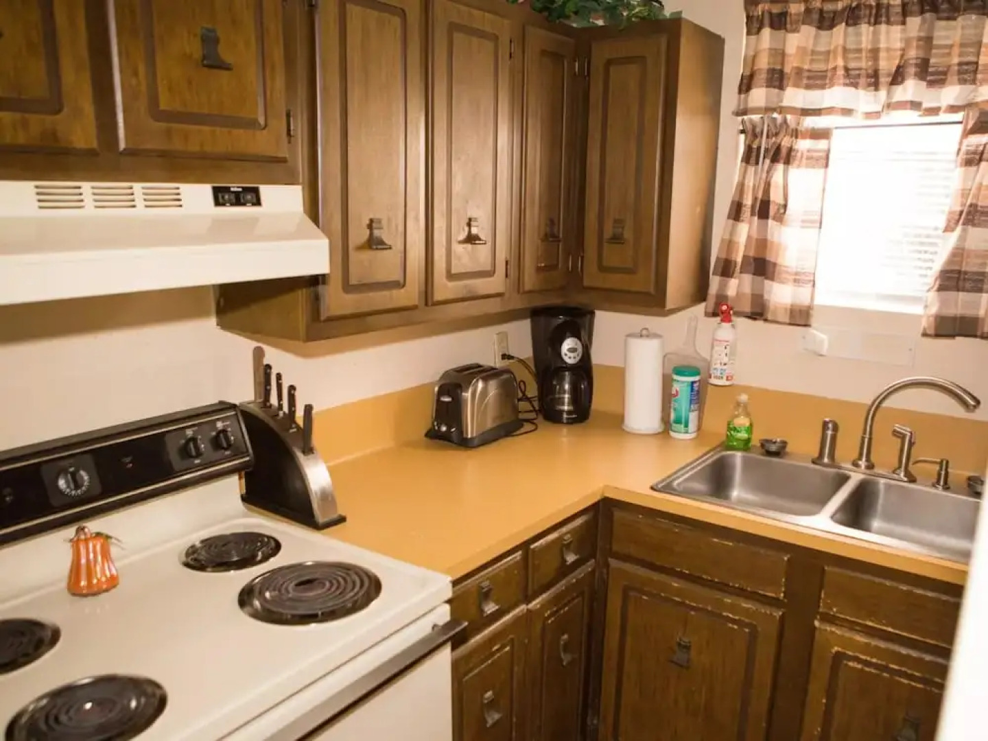 Lamplighter Suites