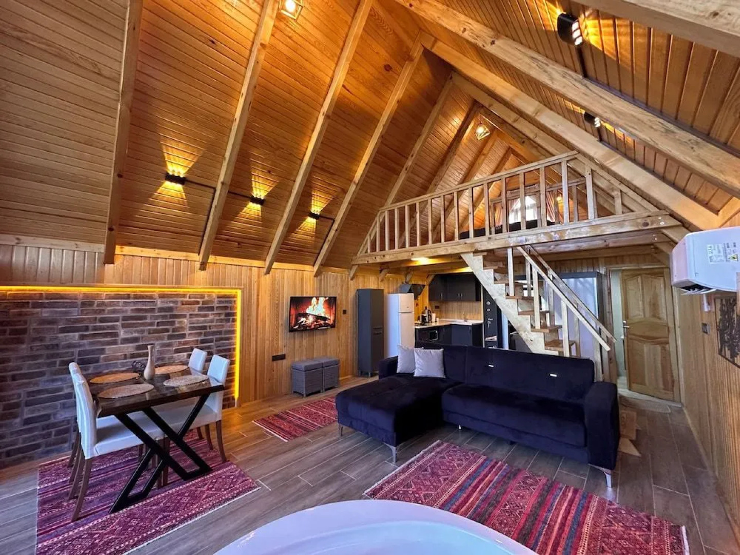 Aurora Suit Bungalov