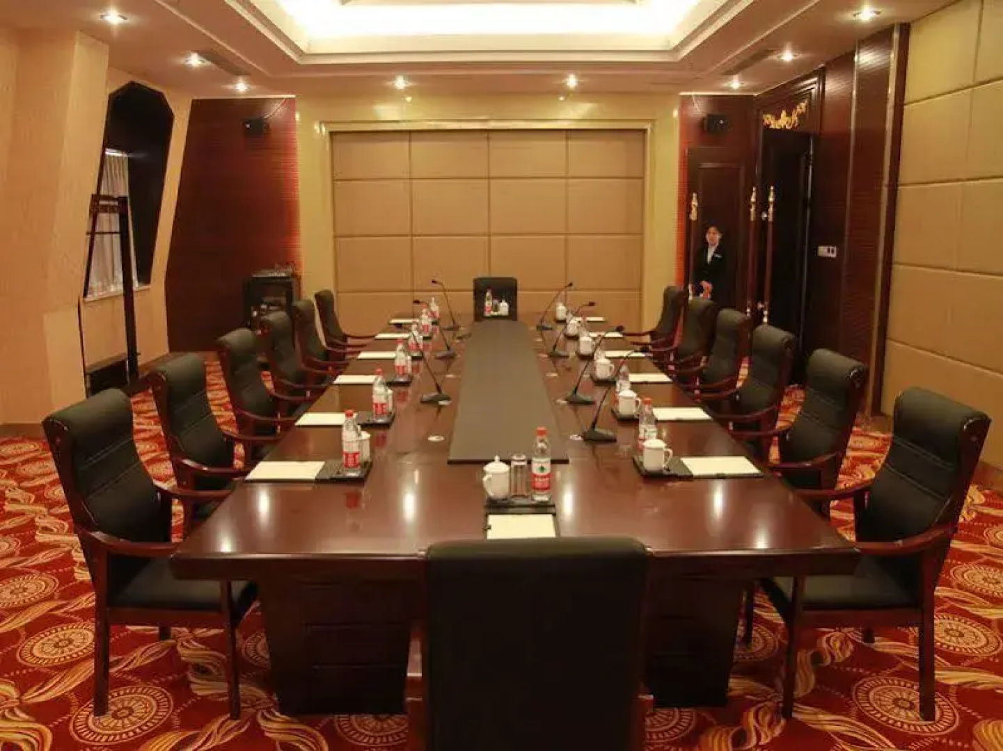 Inzone  Garland  Hotel Taian
