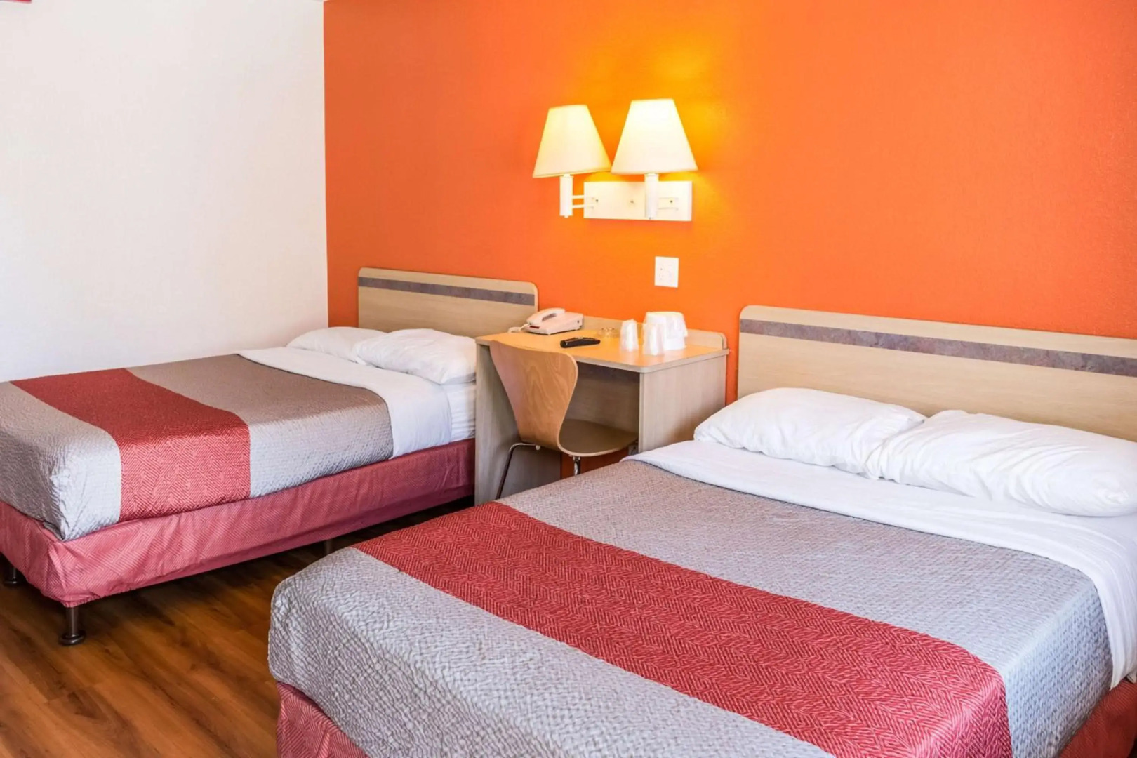 Motel 6 Bakersfield, CA - Convention Center