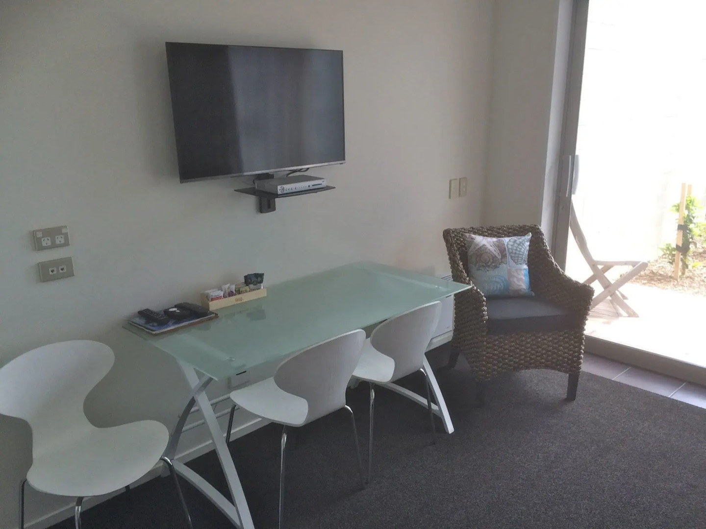 Carters By The Sea Westport