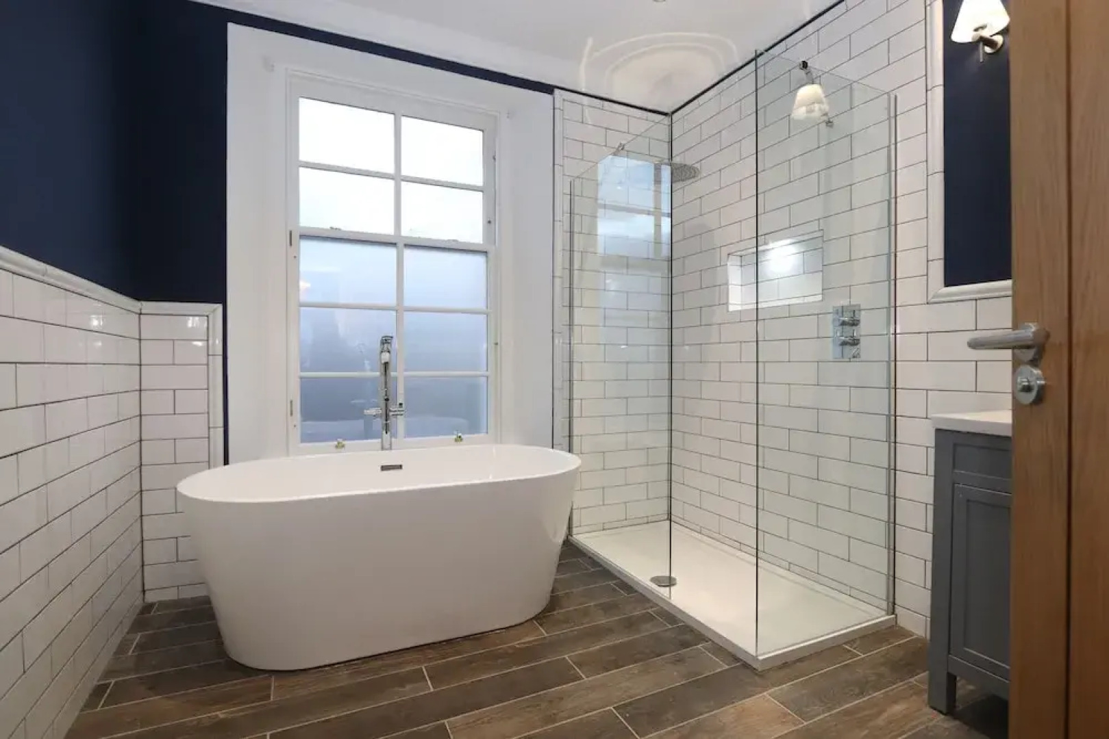 Dollar Apartments at 41