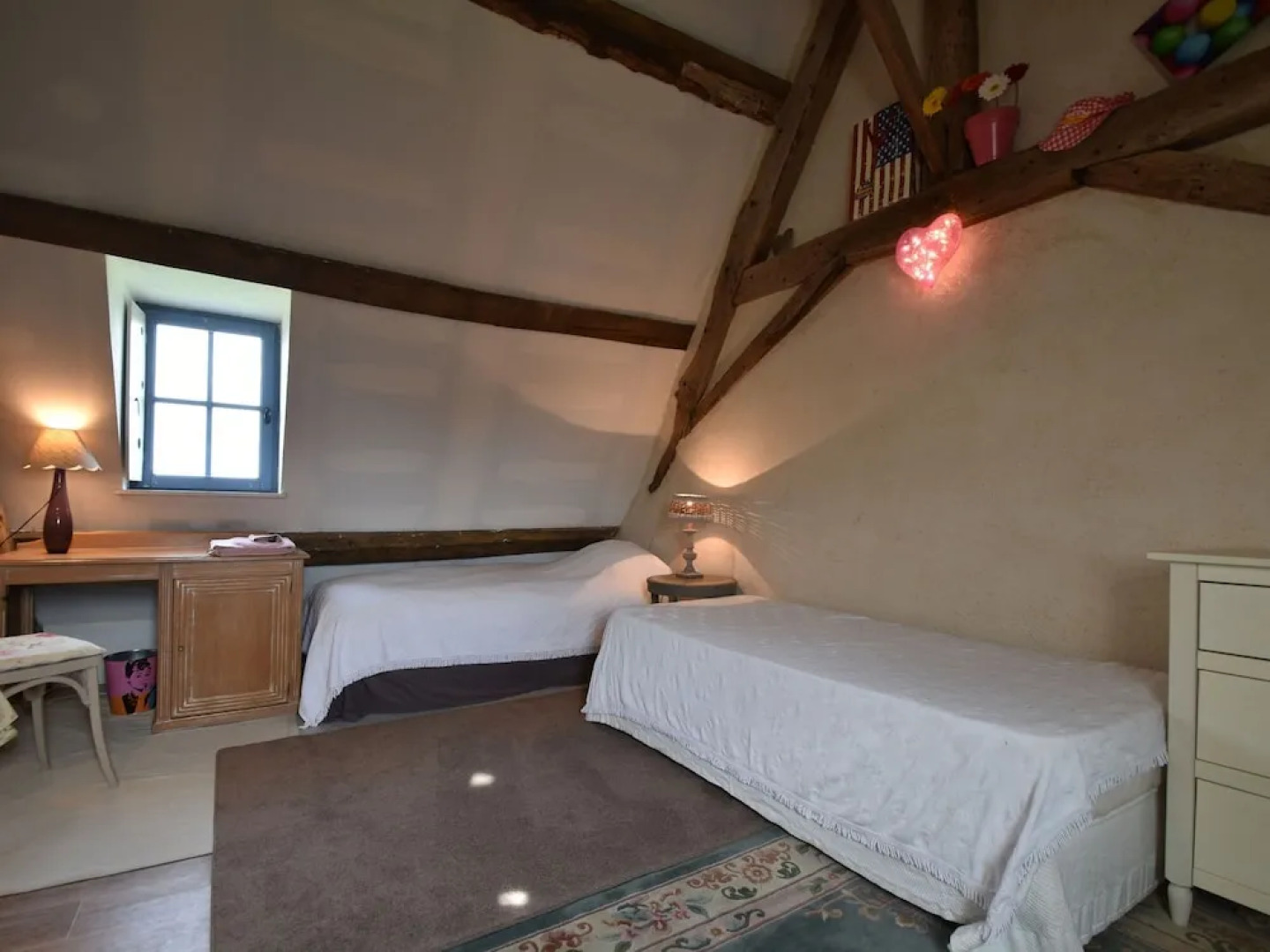 Authentic 17th Century Home With Vast Garden, 4km From the Beach