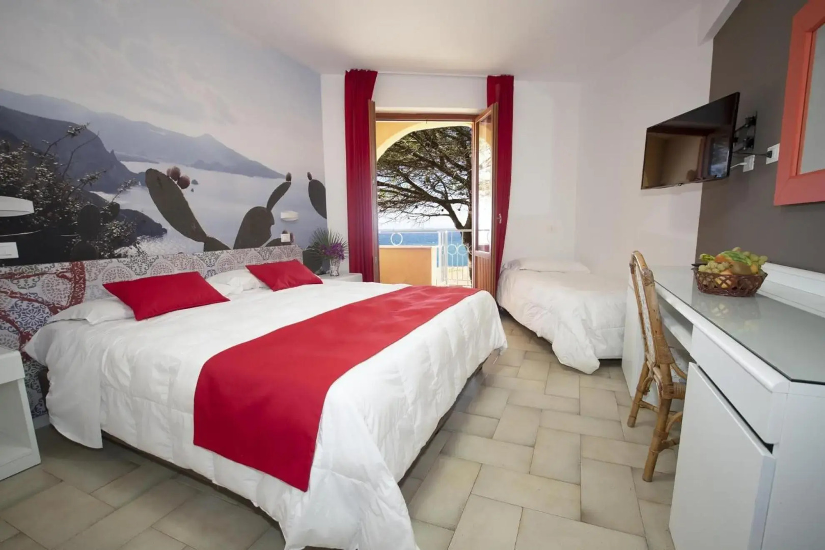 Perla del Golfo Resort