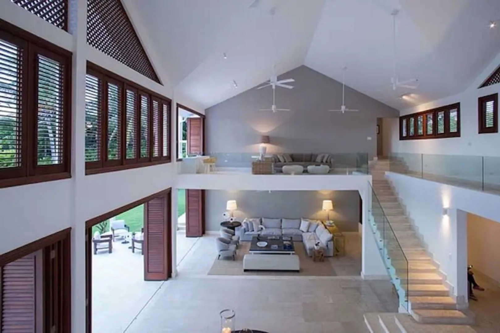 Casa B Institutional