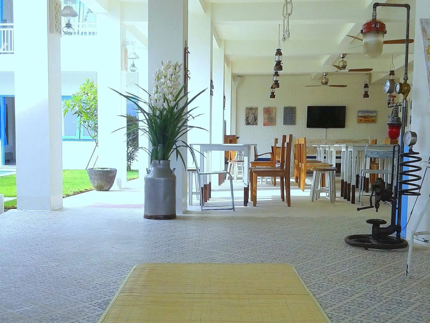 Paras Paros Marina Lodge