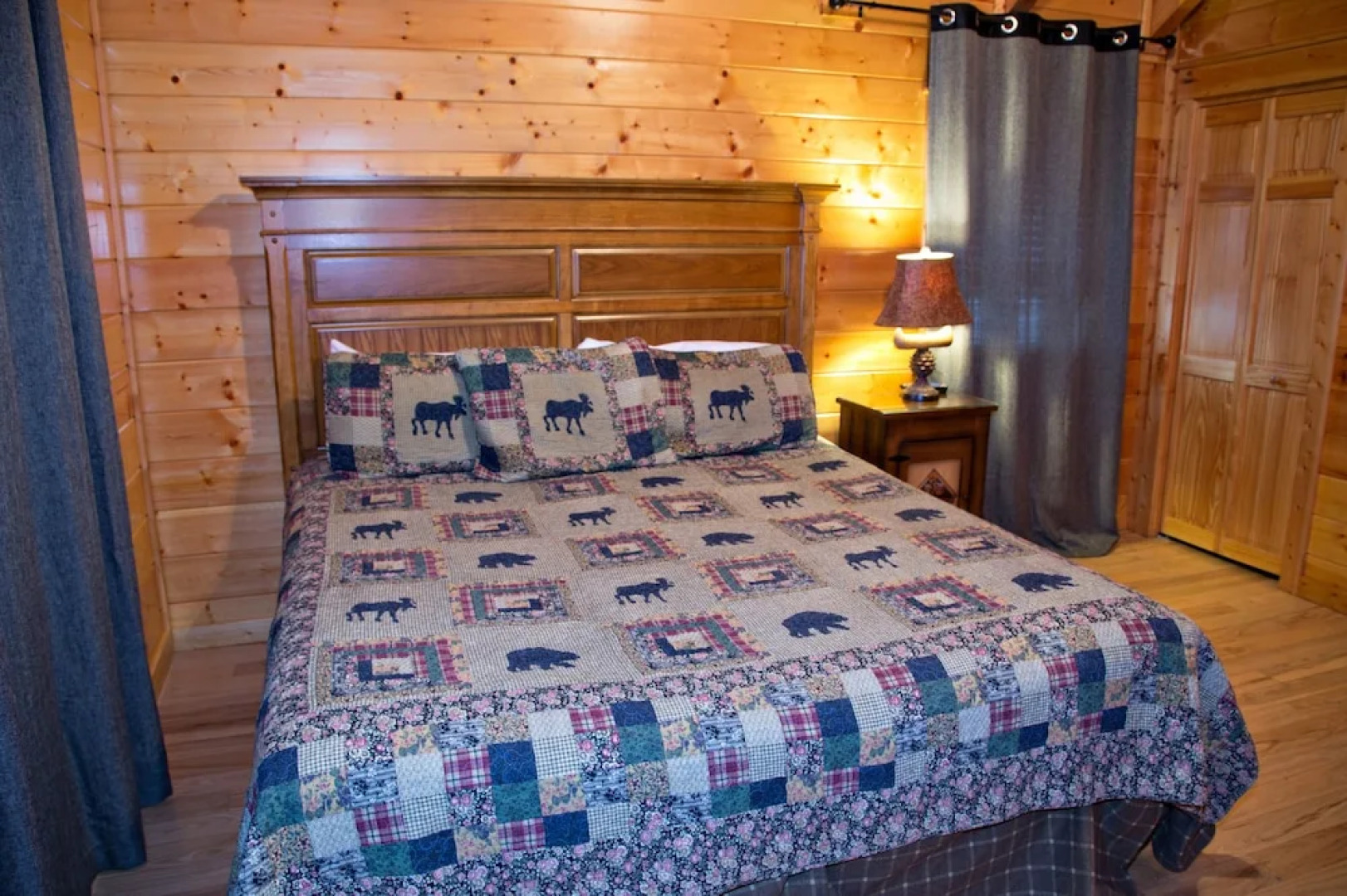 Million Dollar View 4 Bedrooms 5 Bathrooms Cabin