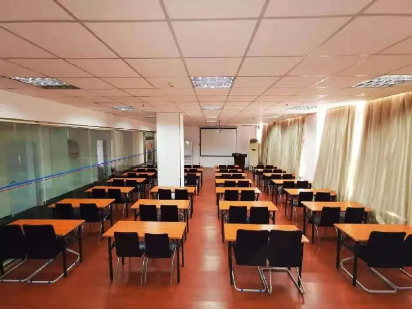 Hanting Hotel Weihai Railway Station