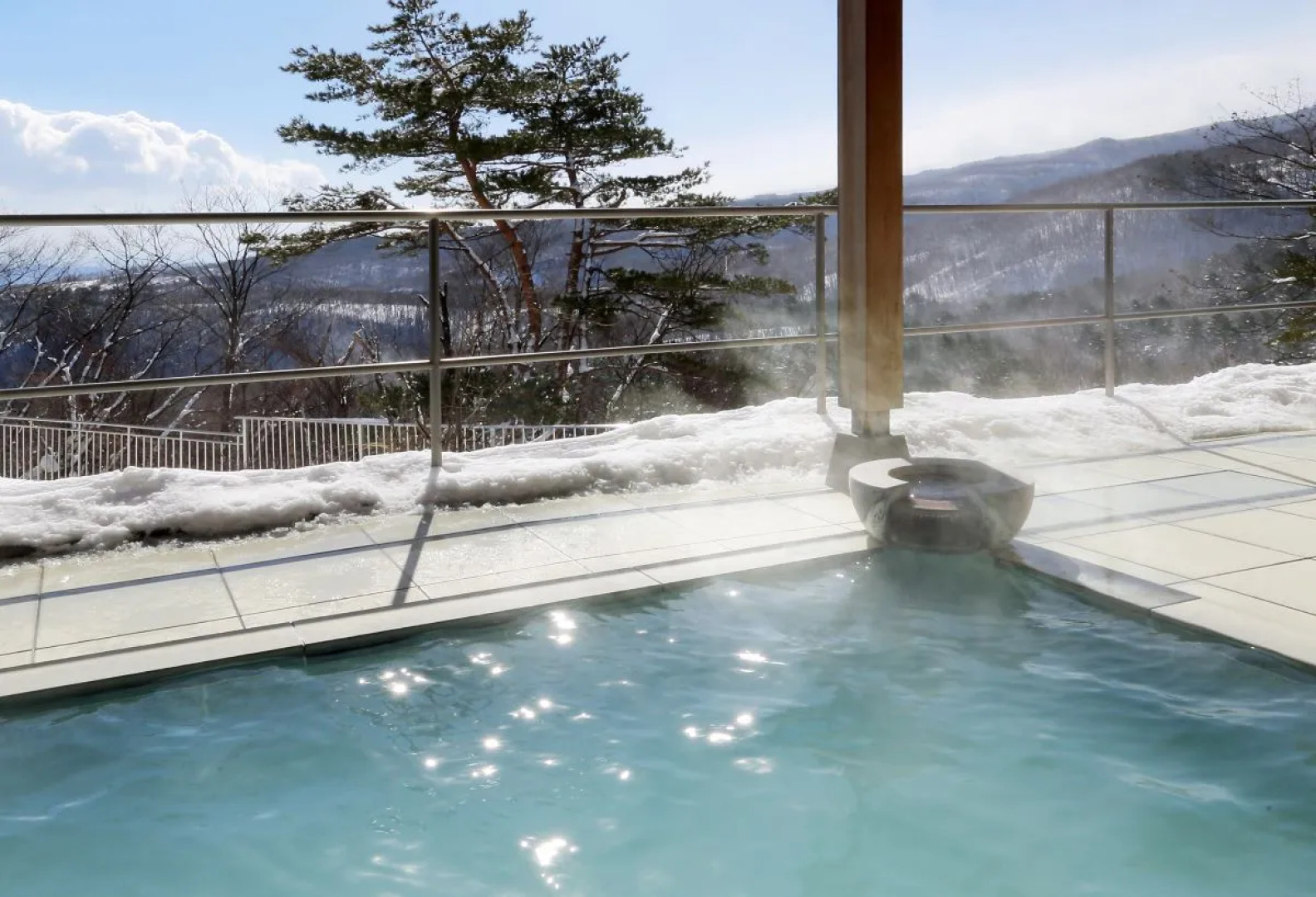 Takayu Onsen Kagetsu Highland Hotel