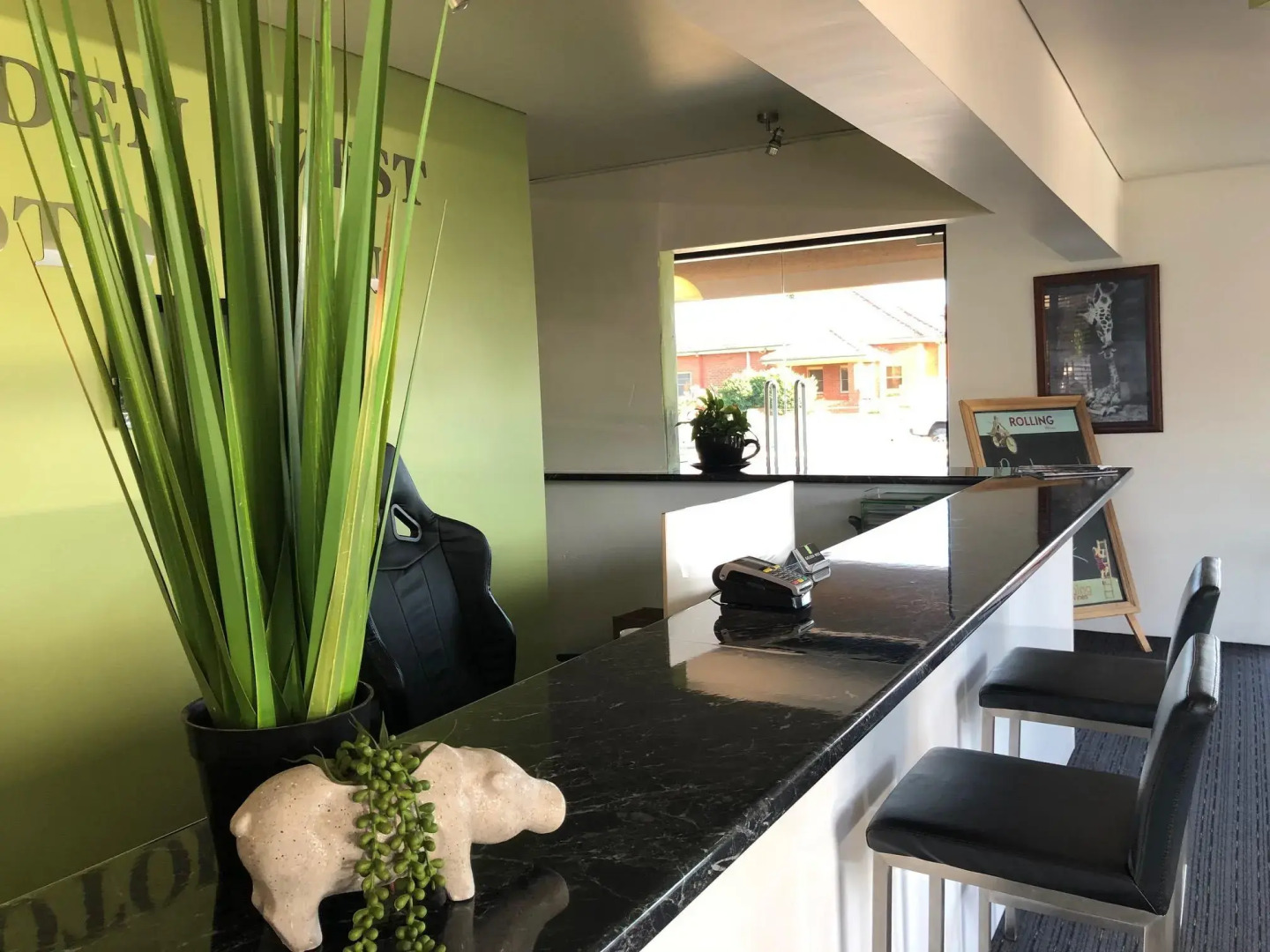 Golden West Motor Inn