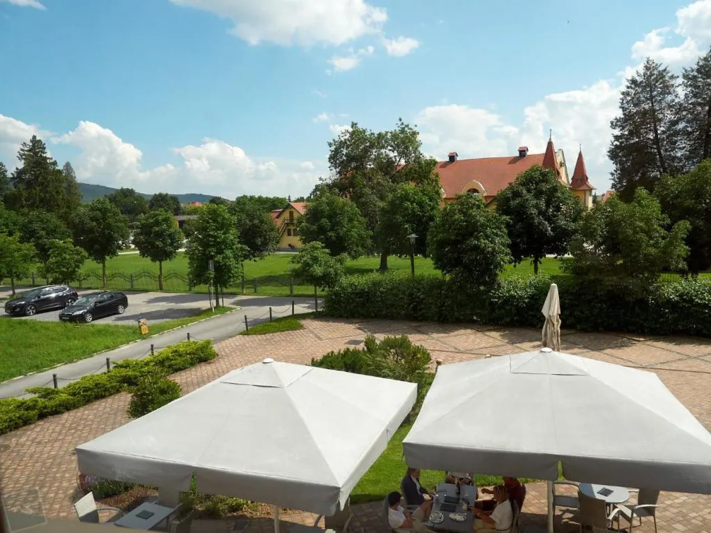 Hradná stráž Hotel&Apartments