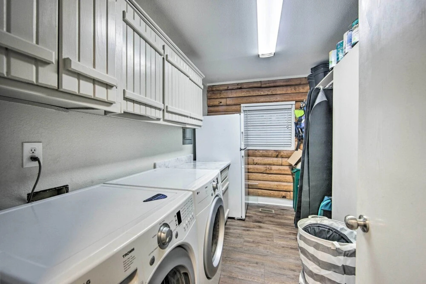 Gun Barrel City Home w/ Private Deck & Fire Pit