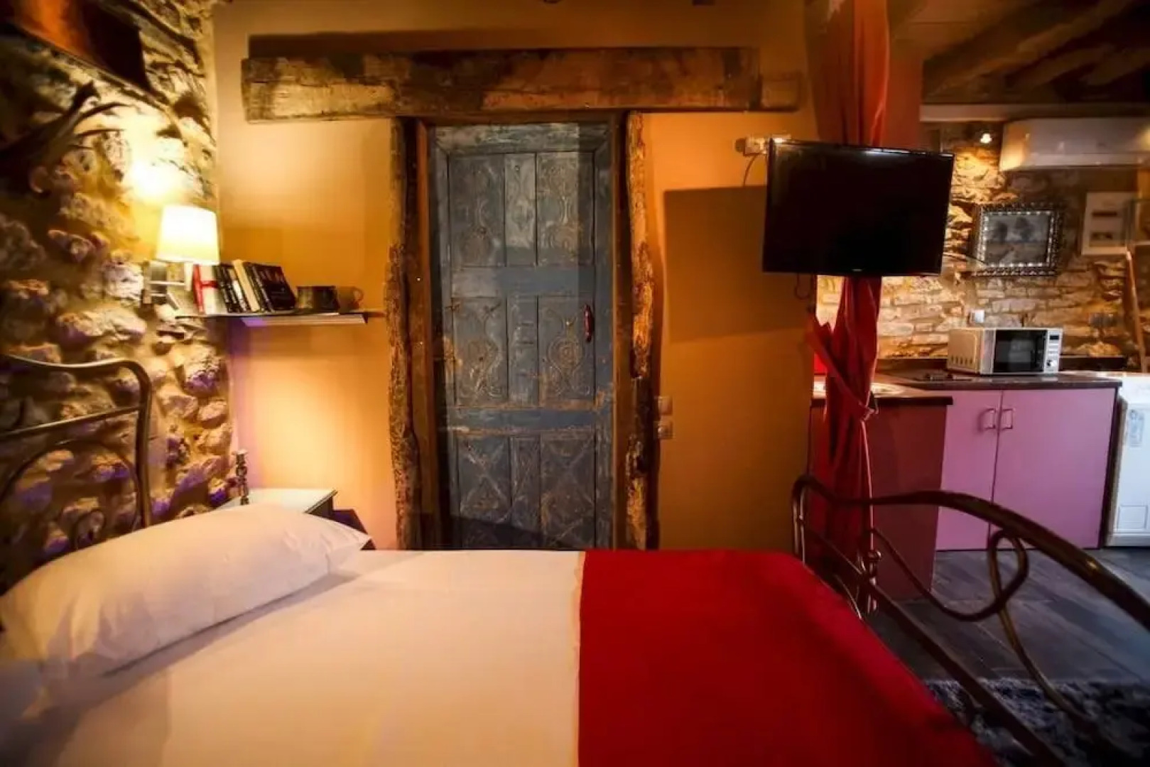 Antique Luxury Groundfloor Suite