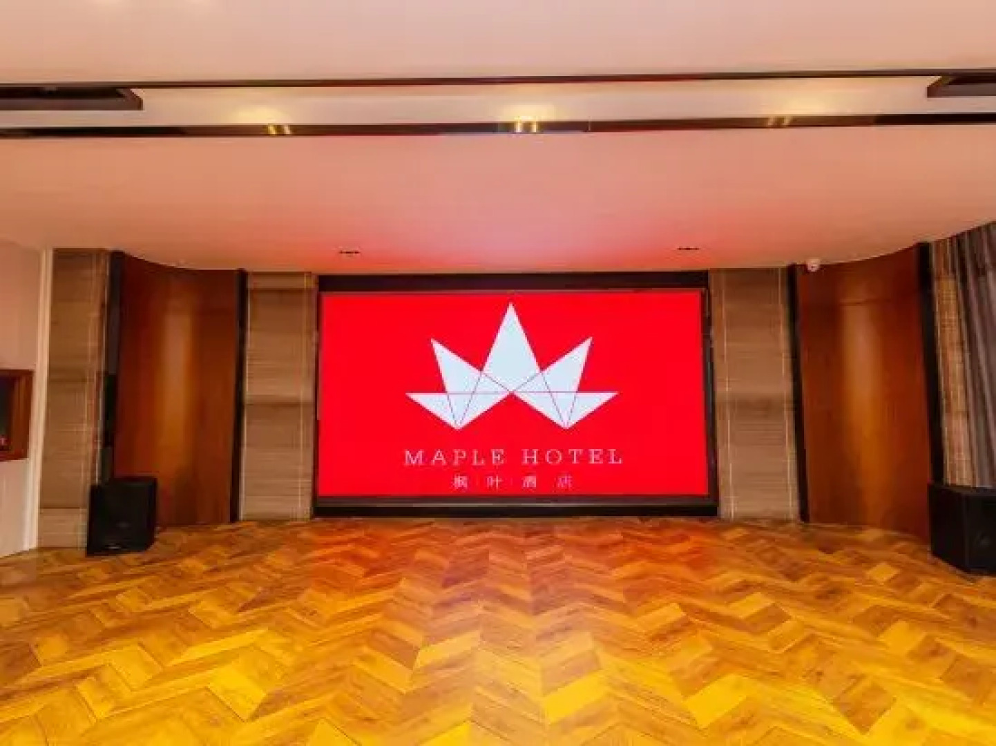 Maple Hotel