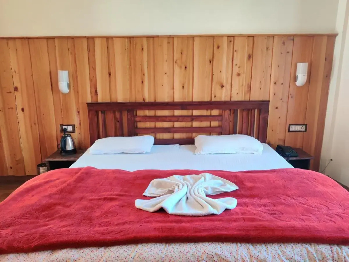 Hotel Burans And Restaurant