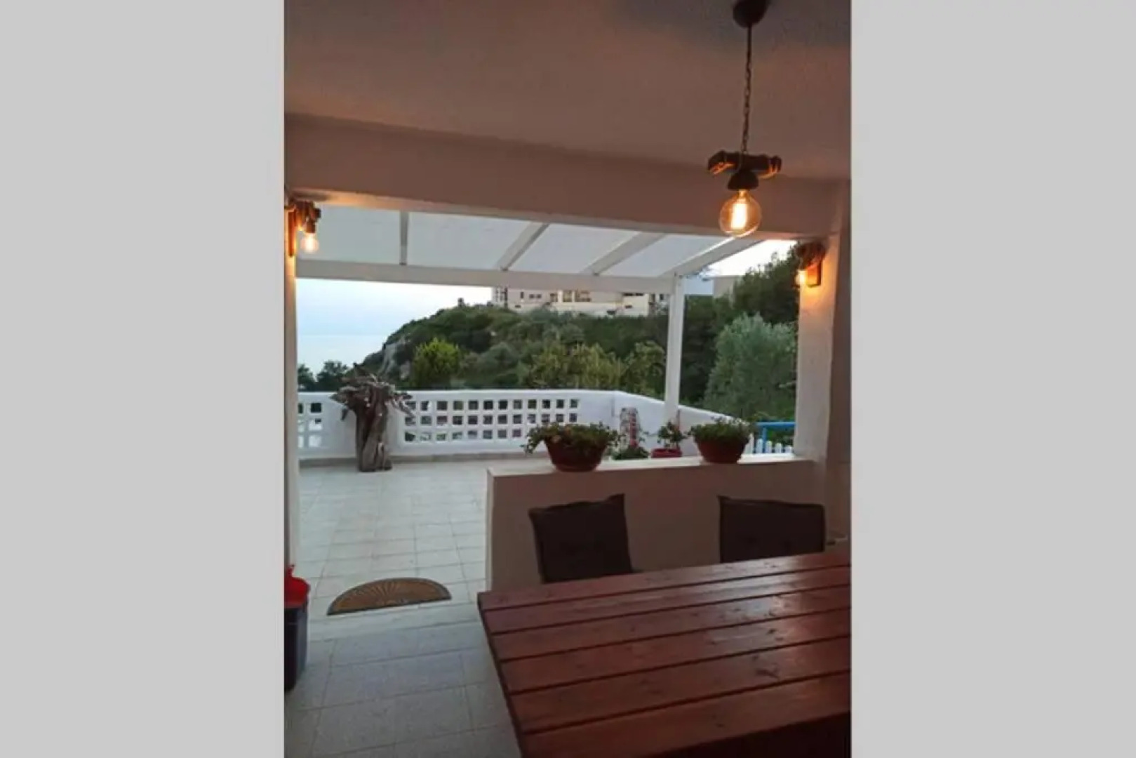 Spaceous house w/ balcony,fireplace&Lovely view