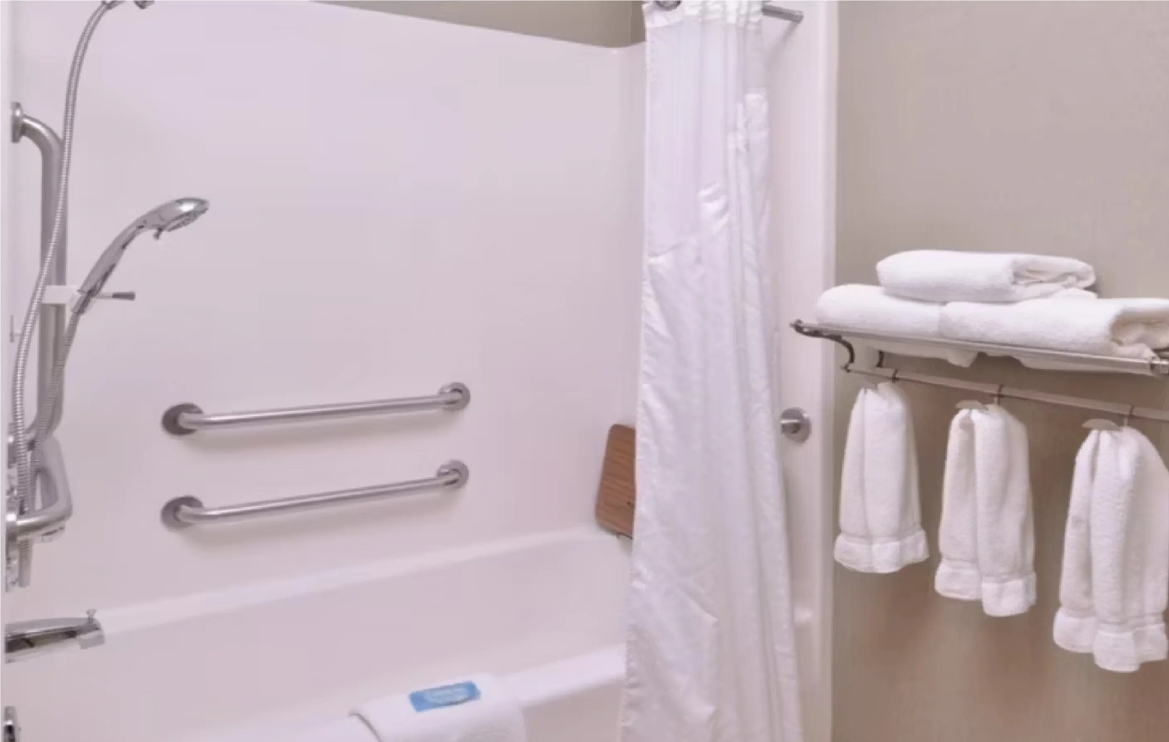 Holiday Inn Express & Suites Topeka West I-70 Wanamaker by IHG