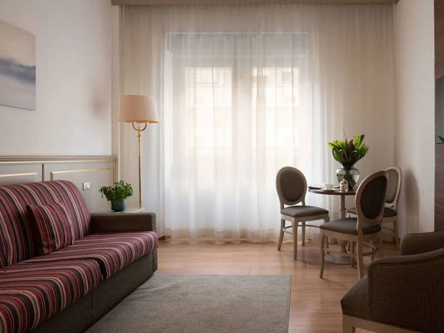 Отель Romana Residence