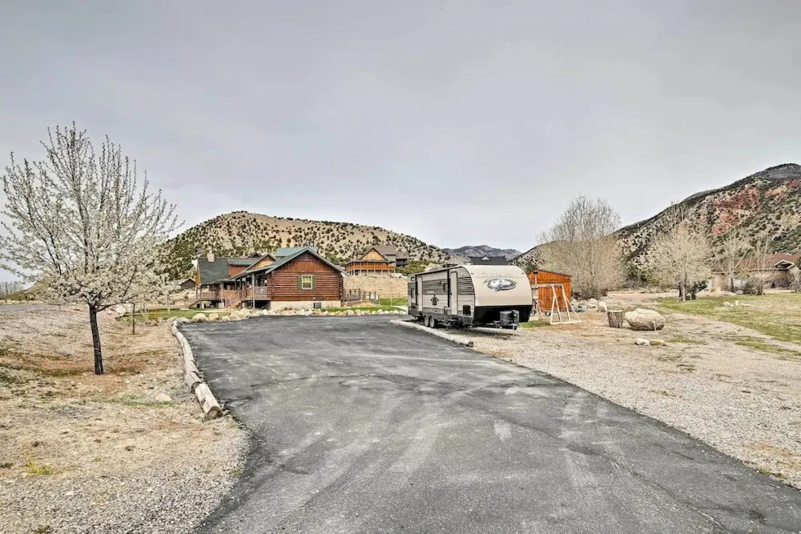 Rustic Cabin Near Palisade State Park w/ Deck!