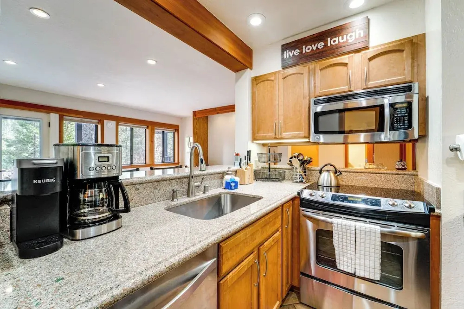 Hike, Sled & Ski! Cozy Tahoe City Condo w/ Hot Tub