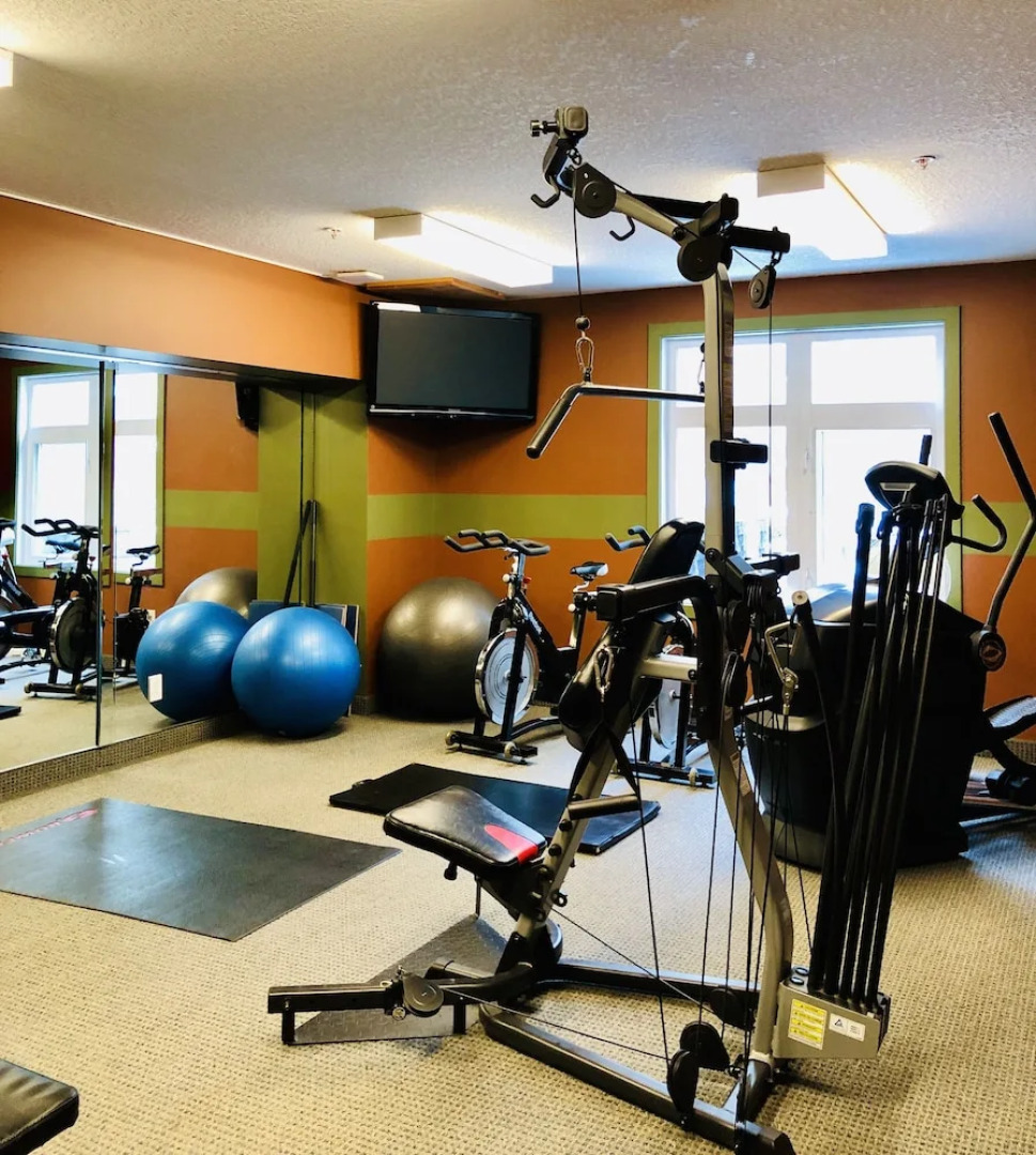 Lovely 1-Bedroom Condo with AC & Kitchen