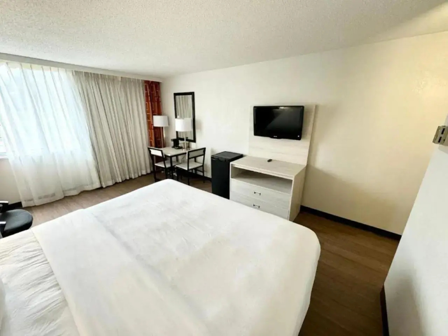 Ramada by Wyndham East Syracuse Carrier Circle