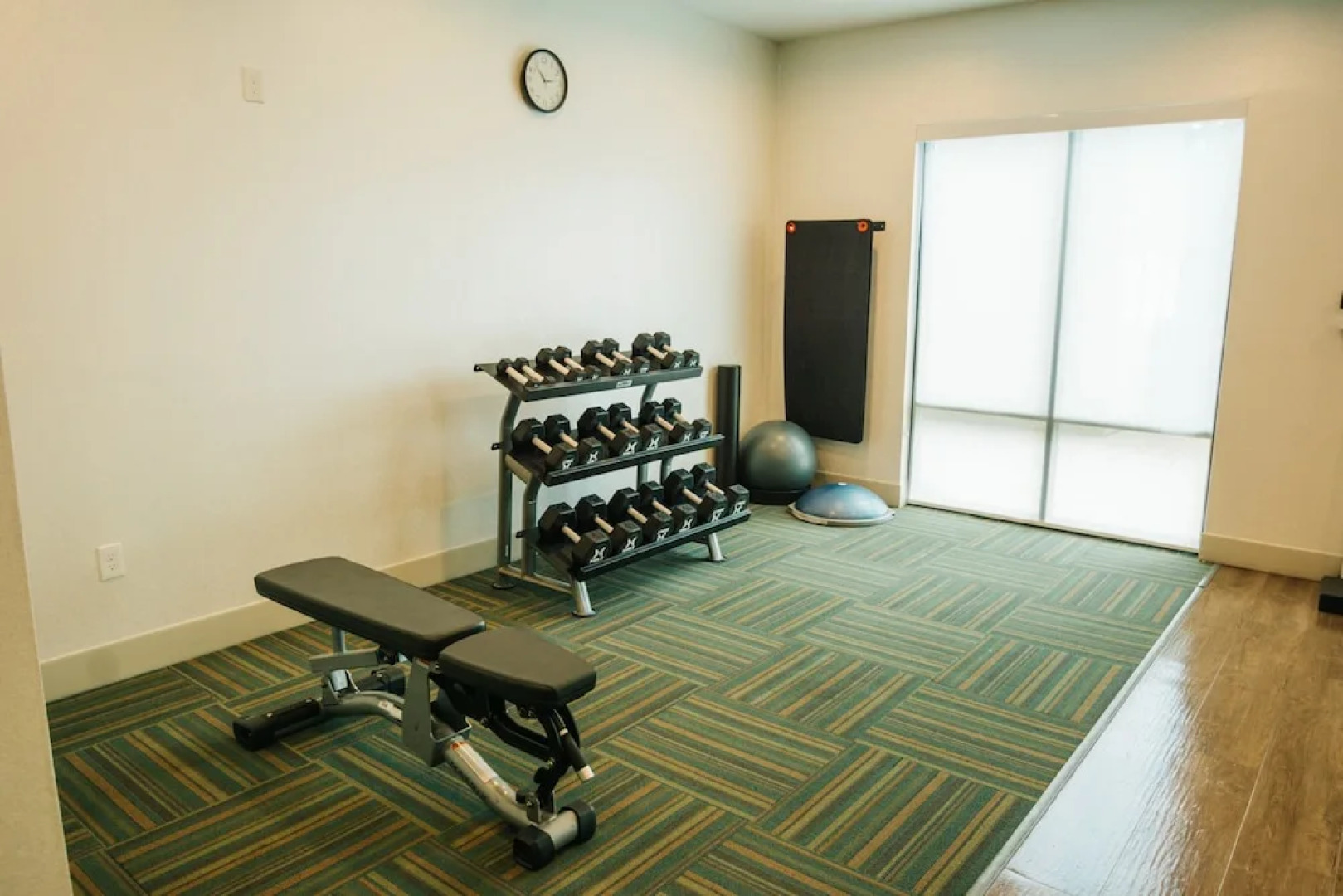 Holiday Inn Express and Suites Birmingham - Homewood, an IHG