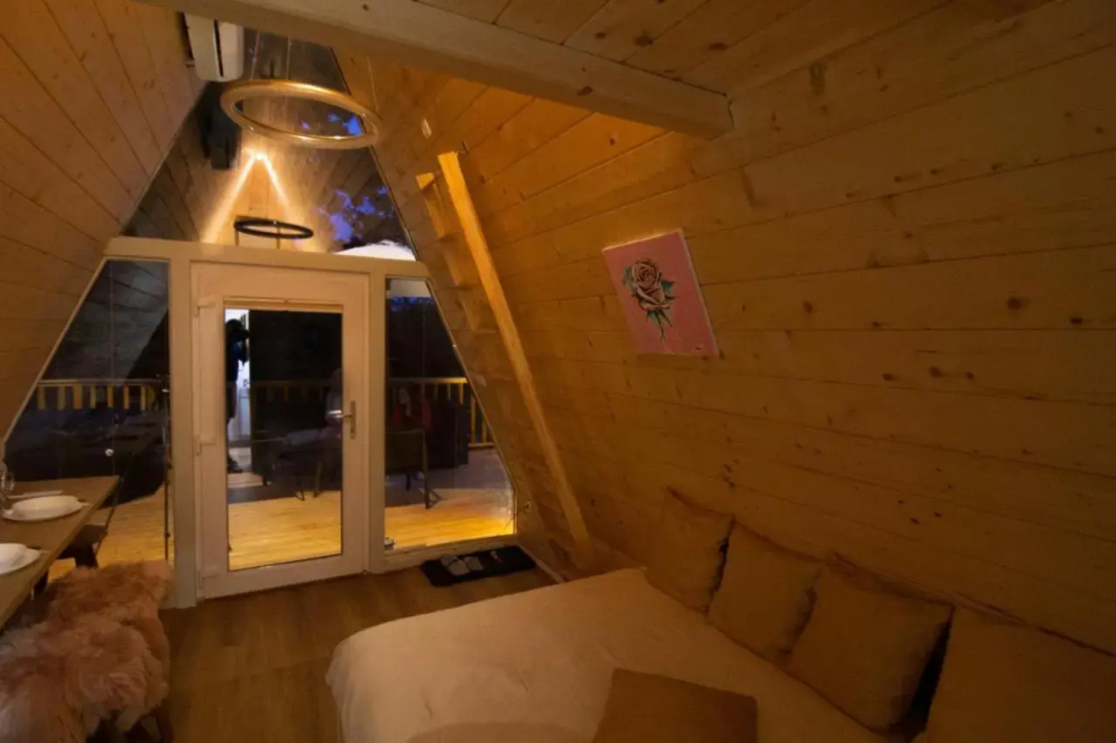 Glamping Holiday House with hot tub- Hisa oddiha